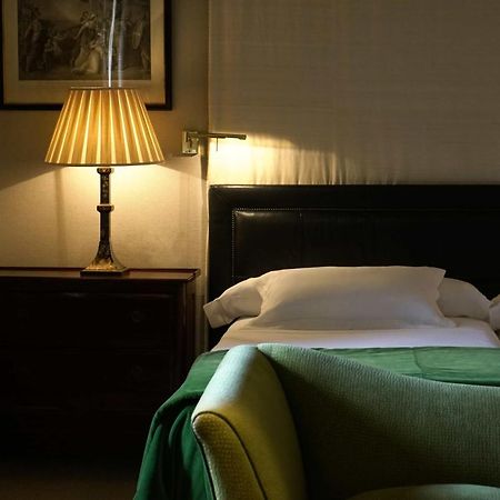 Landa Hotel Burgos Luaran gambar A bedroom at the hotel