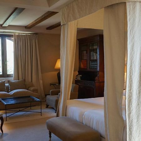 Landa Hotel Burgos Luaran gambar A room at the hotel