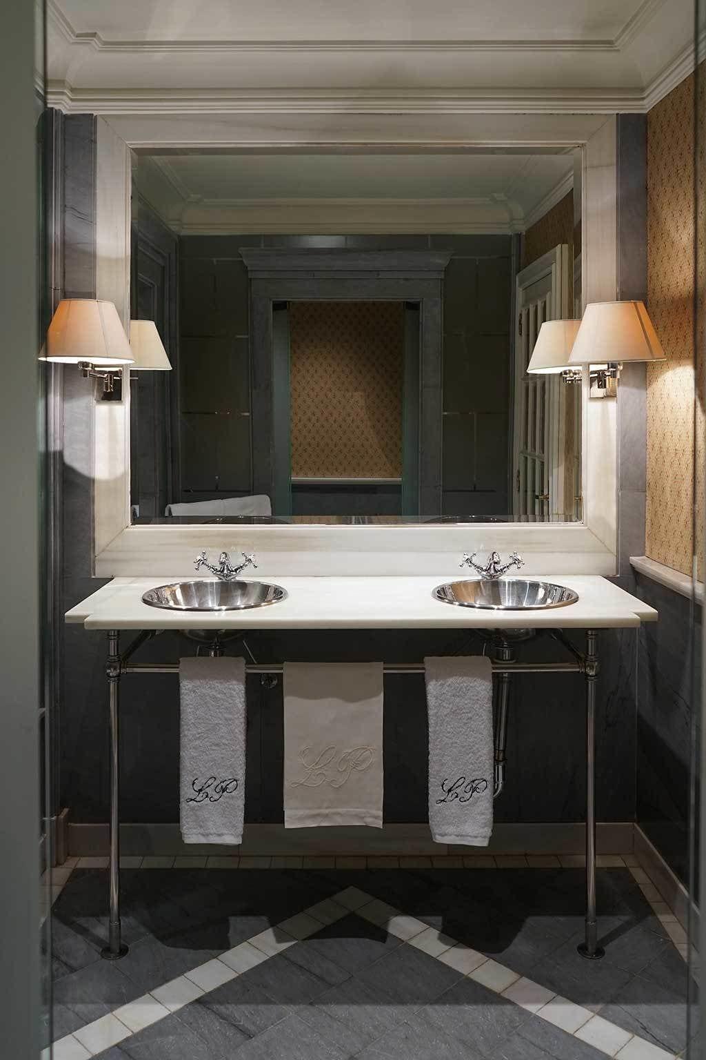 Landa Hotel Burgos Luaran gambar A double sink