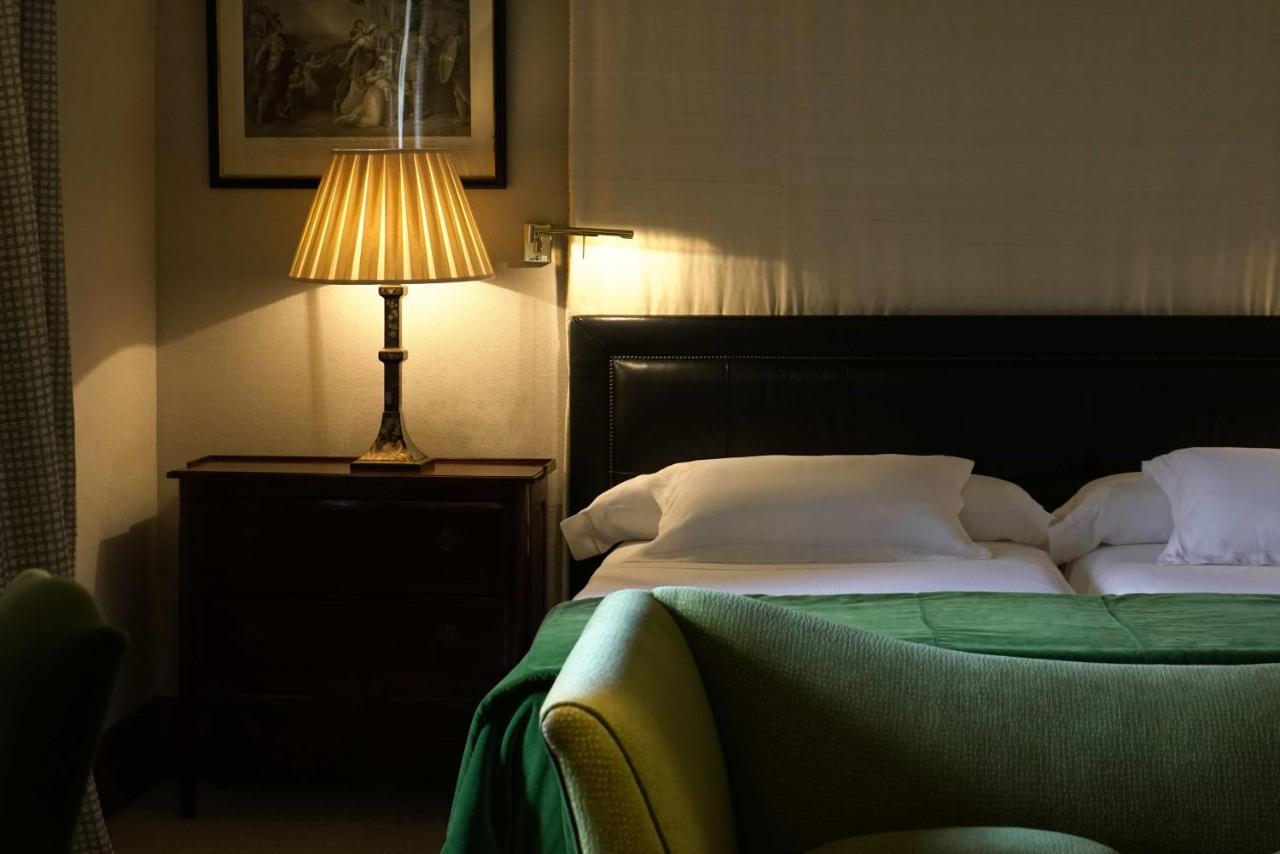 Landa Hotel Burgos Luaran gambar A bedroom at the hotel