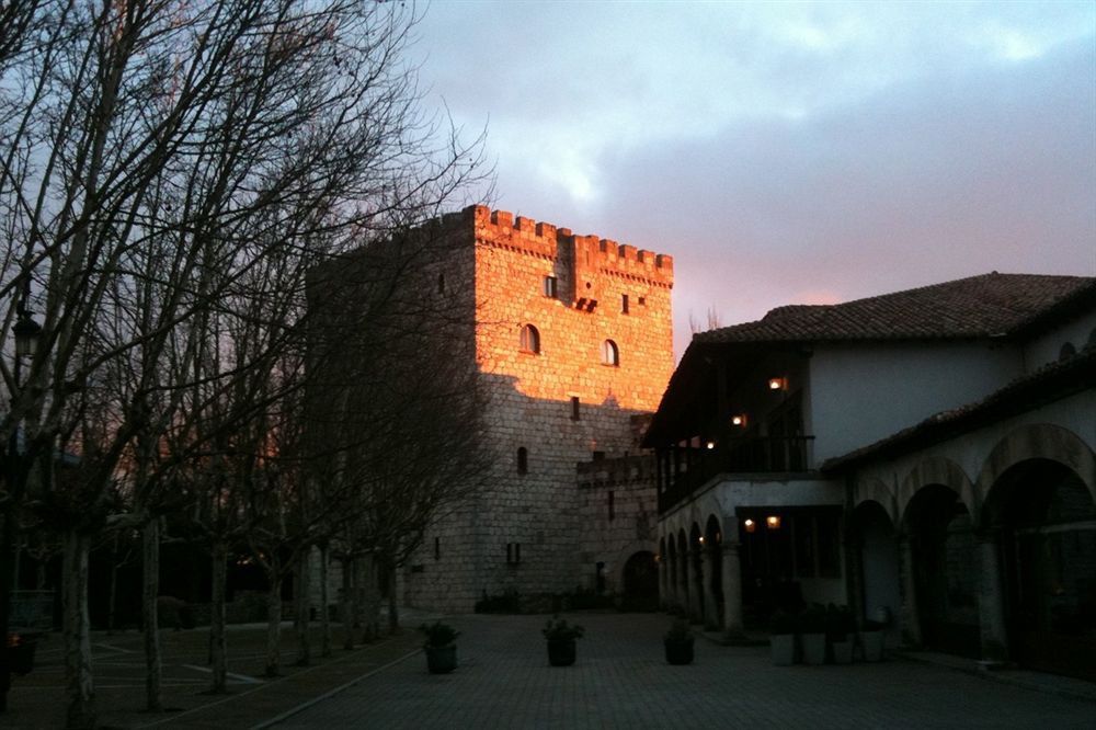 Landa Hotel Burgos Luaran gambar The Despot Stefan Tower
