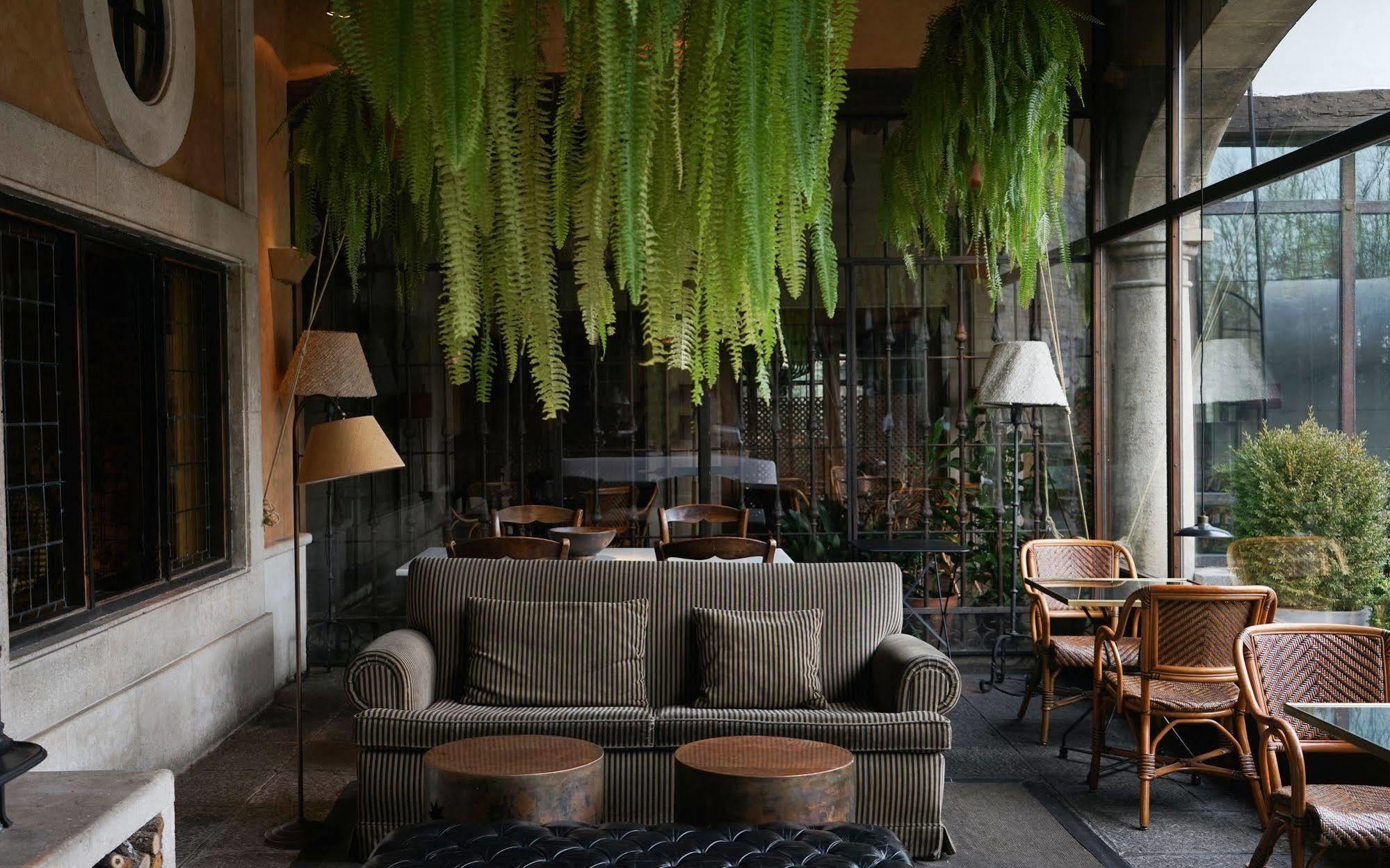 Landa Hotel Burgos Luaran gambar The interior of the hotel